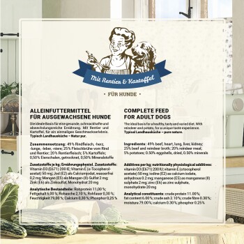 Hundefutterverpackung mit einem zweisprachigen Etikett: "Vollwertfutter für erwachsene Hunde", das Zutaten wie Rindfleisch, Rentier, Kartoffeln und Eierschalen auflistet.