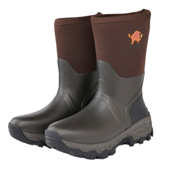 Paar braune und graue wasserdichte Outdoor-Stiefel mit robuster Sohle und orangefarbenem Büffel-Logo an der Oberseite.