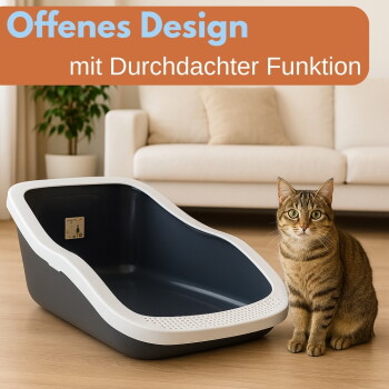 Getigerte Katze neben offener Katzentoilette (weißer Rand) im Wohnzimmer. Sichtbarer Text: Offenes Design, mit durchdachter Funktion
