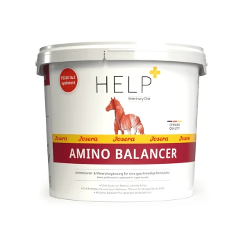 Ein weißer Behälter mit der Aufschrift "HELP Veterinary Diet AMINO BALANCER" mit einem roten Band, das eine Pferdesilhouette und ein deutsches Qualitätssiegel zeigt.