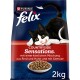 Eine 2kg Tüte Purina Felix Countryside Sensations Katzenfutter mit einer verspielten schwarz-weißen Katze und einem Fressnapf, mit deutschem Text.