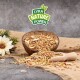 Eine Holzschale mit gemischten Samen, die auf Jute fällt, mit einer Schaufel daneben und dem Logo "LYRA NATURE POWER" darüber.