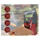 Kenkou Cool-Water Fischfutterbeutel mit schwimmenden Pellets, mit Text zu Inhaltsstoffen und Vorteilen, vor einem Teichhintergrund.