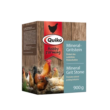 Quiko Hobby Farming Mineral Grit Stone 900 g Schachtel mit Foto von Hahn und Hennen auf Holzuntergrund
