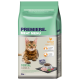 Katzenfutterbeutel, beschriftet mit "Premiere Meat Menu", mit einer getigerten Katze, die 51% Geflügelanteil und Vorteile für die Zahnpflege hervorhebt.