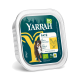 Emballage de pâté pour chien bio Yarrah avec une illustration de chien, étiqueté "Paté mit Huhn & Meeresalgen" et "Grain-free recipe."