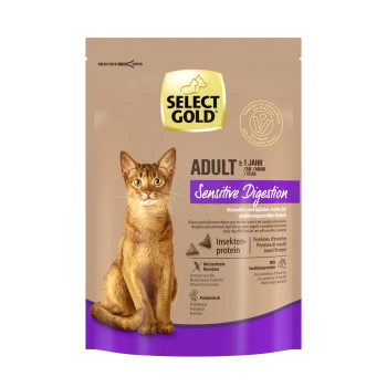 Katze-Futterverpackung mit einer braunen Katze auf der Vorderseite, beschriftet mit "SELECT GOLD ADULT Sensitive Digestion", mit Details zu Insektenprotein und Präbiotika.