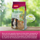 Ein Beutel PANTO Meerschweinchenfutter mit zwei Meerschweinchen auf der Vorderseite, mit Text, der eine ausgewogene Mischung, natürliche Pflanzenfasern und zusätzliches Vitamin C hervorhebt.