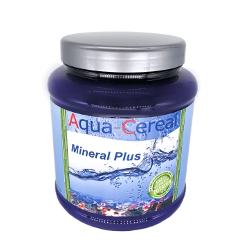 Aqua Cereal Mineral Plus Behälter, mit einem blau-grünen Etikett mit Wasser-Grafiken, das 100% natürliche Zutaten bewirbt.