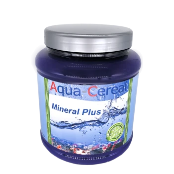 Aqua Cereal Mineral Plus Behälter, mit einem blau-grünen Etikett mit Wasser-Grafiken, das 100% natürliche Zutaten bewirbt.