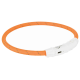 Un collier LED orange pour chien avec une unité de contrôle blanche, comportant un bouton d'alimentation et un port de chargement.