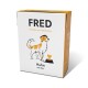 Karton mit Hundefutter, beschriftet mit "FRED", mit einem Cartoon-Hund und dem Text "Huhn mit Reis" auf weißem Hintergrund.