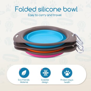 Gestapelte faltbare Silikonschalen in Blau, Orange und Pink, aus umweltfreundlichem Material und mit einem skalierbaren Design für die Gesundheit des Hundes.