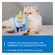 Cremefarbene Katze mit blauem GimCat Joghurt-Beutel; deutscher Banner: 'Knochenwachstum, verbesserte Flüssigkeitsaufnahme, extra Calcium'