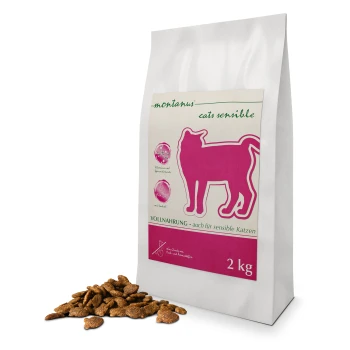 Eine 2 kg Tüte Katzenfutter mit der Aufschrift 'montanus cats sensible', die eine pinke Silhouette einer Katze zeigt, mit Text, der angibt, dass es für empfindliche Katzen geeignet ist.