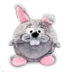 Graues Plüschkaninchen-Spielzeug mit pinken Akzenten, runder Körper, große Augen und ein großes Lächeln, entworfen für Haustiere.