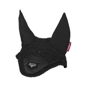 Schwarze gehäkelte Ohrhaube für Pferde mit spitzen Ohren, mit einem LeMieux-Logo und einem eleganten Design.