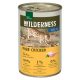 Dosenkatzenfutter mit der Aufschrift "Wilderness Adult Pure Chicken", mit einer Wildkatze auf dem Etikett, mit 99% Huhn, 1% Pflanzen und 0% zugesetzten Getreide.