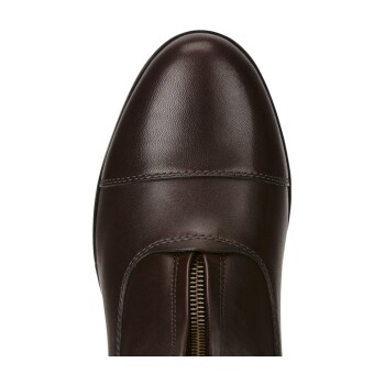 Braune Leder-Ankle-Boots mit runder Zehenform und seitlichem Reißverschluss, von oben betrachtet.