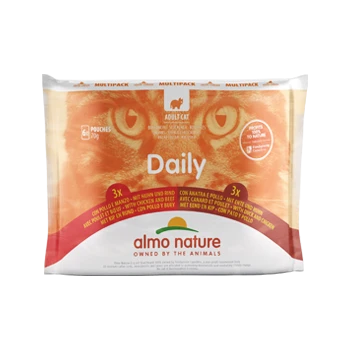 Almo Nature Daily Katzenfutter-Multipack mit drei Beuteln Huhn und Rind, mit einer Nahaufnahme des Gesichts einer Katze im Hintergrund.