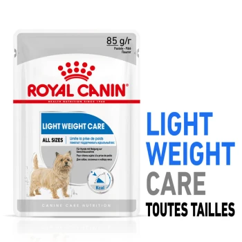 Pochette de nourriture pour chien Royal Canin Light Weight Care, 85g, avec une illustration de chien, mettant en avant les avantages de la gestion du poids.