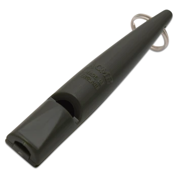 Schwarze ACME-Hundepfeife mit Metallring, hergestellt in England, zum Training von Haustieren.