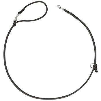 Schwarze Schlupfleine mit Handschlaufe, Verstellknoten, Metallkarabiner und O-Ringen vor weißem Hintergrund.