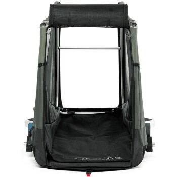 Haustierbuggy mit einem geräumigen schwarzen Innenraum und Netzseiten zur Belüftung, mit einem Metallgriff und einem stabilen Rahmen.