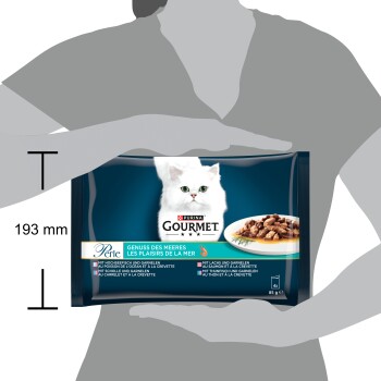 Verpackung für Purina Gourmet Katzenfutter mit einer weißen Katze, mit Text, der Geschmacksrichtungen wie Fisch und Garnelen beschreibt, Größe 85g.
