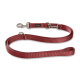Rote verstellbare Hundeleine mit Metallclips und Ringen, beschriftet mit „Wolters“, auf weißem Hintergrund.