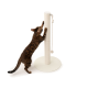 Eine schwarze Katze schaut neugierig auf einen minimalistischen Kratzbaum für Katzen mit einem weißen Sockel und einem Seilspielzeug, das den Text "Minimalistisches Design" zeigt.