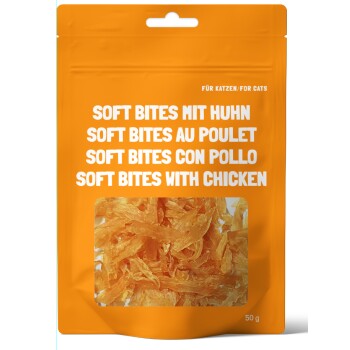 Orangenes Paket mit Soft Bites mit Hühner-Katzenleckerlis, 50g, beschriftet in Deutsch, Französisch, Spanisch und Englisch.