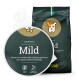 Tüte mit kaltgepresstem Hundefutter, beschriftet mit "Mild", mit Huhn und Forelle, glutenfrei für optimale Darmgesundheit.