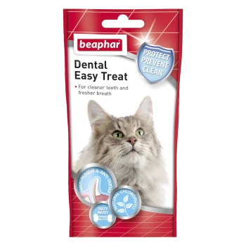 Beaphar Dental Easy Treat package with a cat's face, promoting cleaner teeth, fresher breath, and tasty meaty flavor.