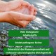 Hände, die Wasser über einem Teich halten, mit dem Text: "Rein biologische Inhaltsstoffe," "bindet pathogene Keime," "Unterstützt die Wassergesundheit."
