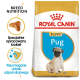 Torba z jedzeniem dla szczeniąt rasy Pug Royal Canin z wizerunkiem szczeniaka, z tekstem podkreślającym odżywianie rasy i wsparcie odporności.