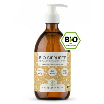 Flasche BIO Bierhefe mit Pumpenspender, beschriftet mit "Mit natürlichen B-Vitaminen", geeignet für alle Hunderassen und -alter.