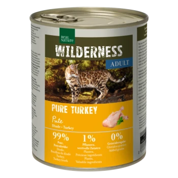Een blik Real Nature Wilderness Adult kattenvoer met een Bengal kat label, met 'Pure Kalkoen' met 99% kalkoen en geen granen.