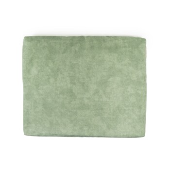 Grünes Haustierbett mit einer weichen, plüschigen Textur, quadratischer Form und ohne sichtbare Marken oder Text.