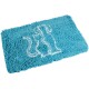 Eine weiche, blaue Haustiermatte mit einer weißen Silhouette eines Hundes und einer Katze, entworfen für den Komfort von Haustieren.
