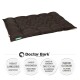 Ein dunkelbraunes Haustierbett mit gepolstertem Design, mit der Aufschrift "Doctor Bark", mit Text, der seine Haltbarkeit, Hygiene und Waschbarkeit bis zu 95°C hervorhebt.