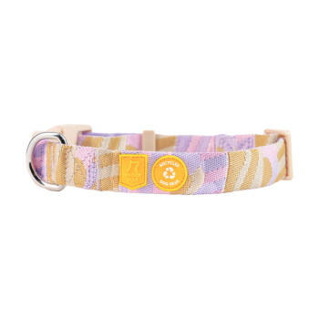 Pastellrosa-, violett- und beigegestreiftes Hundehalsband mit Metall-D-Ring und orangen Anhängern: WOOLLY WOLF; RECYCLED DOG GEAR.