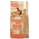 Un sac de nourriture pour poules Versele-Laga Country's Best Gold 4 mini-mix avec des images de poules et d'œufs, avec des informations nutritionnelles au dos.