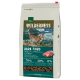Hundefutterbeutel beschriftet mit "Wilderness Adult Dark Fiord," mit einer Bengal-Katze, mit 70% Fleisch, 30% Früchten und Gemüse und 0% Getreide.