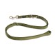 Olivgrüne Wolters Nylon-Hundeleine mit Metallclips und Schlaufenhandgriff vor weißem Hintergrund.