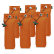 Sechs orangefarbene Canvas-Hundetrainingsdummy-Taschen mit grünen Kordelzügen und "R R"-Aufdruck nahe der Oberseite.