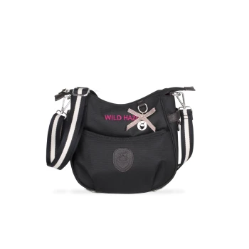 Schwarze Haustiertragetasche mit einem pinken 'WILD HAZE'-Logo, mit einem silbernen Glockenanhänger und einem gestreiften Schultergurt.