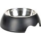 Schwarze Futterschale für Haustiere mit einer inneren Oberfläche aus Edelstahl, mit einem geschwungenen Design und einer offenen Seite für einfachen Zugang.