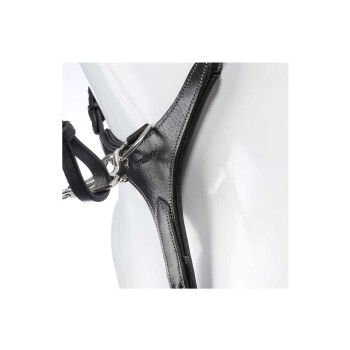 Schwarzes Haustiergeschirr mit verstellbaren Riemen und Metallclip, das ein schlankes Design und den Markennamen "K9trade" zeigt.