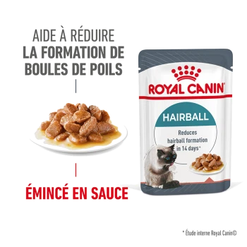 Pochette de nourriture pour chat Royal Canin Hairball, présentant une assiette de nourriture humide et un chat, avec un texte indiquant qu'elle réduit la formation de boules de poils en 14 jours.